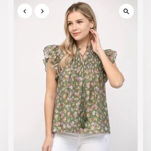 Status by Chenault tassel tie flutter short sleeve top shirt blouse. Olive Sz S